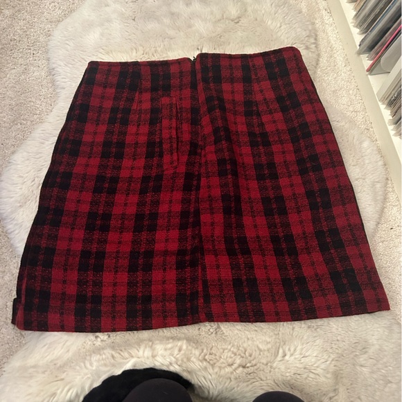 Red plaid check skirt - FREE w/ purchase - Picture 4 of 4